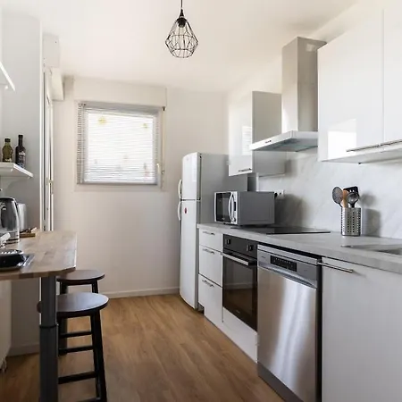 Parenthese Ensoleillee - Terrasse Et Parking Apartman *